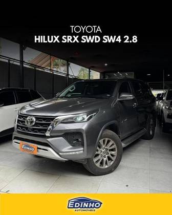 TOYOTA HILUX SW4 2.8 D-4D TURBO DIESEL SRX 7L 4X4 AUTOMÁTICO
